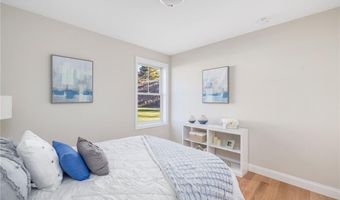 42 Overlook Ln, Glocester, RI 02814