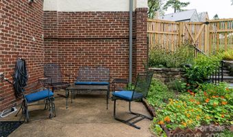 21 Lynwood Rd, Asheville, NC 28804