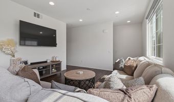 162 Sawbuck St, Camarillo, CA 93010