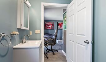 1712 Hotel Rd, Auburn, ME 04210