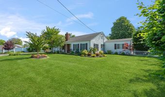24 Bayview Pl, Amityville, NY 11701