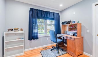 80 TOMAHAWK Trl, Cranston, RI 02921