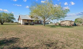 136 Country Pl, Adkins, TX 78101