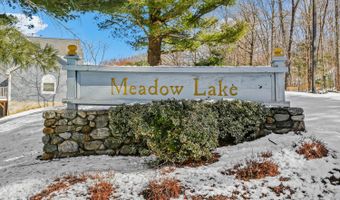 5 Meadow Lake Dr 5, Shelton, CT 06484
