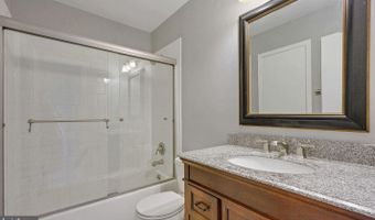 2522- D S ARLINGTON MILL Dr 4, Arlington, VA 22206