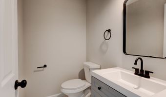 136 Pembroke Rd 9-78, Danbury, CT 06811