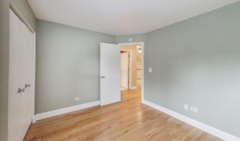 1905 N Stillwater Rd, Arlington Heights, IL 60004