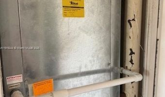 3701 N Country Club Dr 706, Aventura, FL 33180