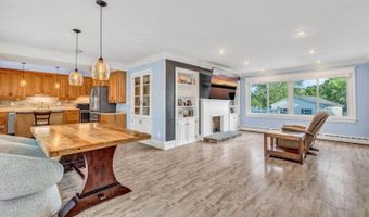 123 Mount Hope Ave, Bangor, ME 04401