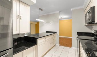 1615 E CENTRAL Rd 218C, Arlington Heights, IL 60005