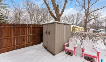 328 S 3rd Ave, Brandon, SD 57005