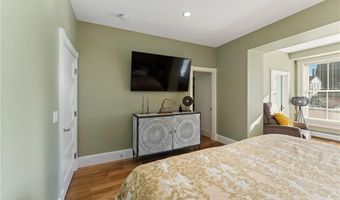 423 Hope St C, Bristol, RI 02809