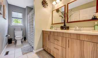 251 Scenic Dr, Blakeslee, PA 18610