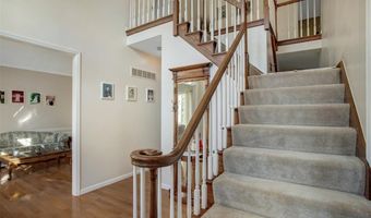 420 April Oaks Ct, Ballwin, MO 63021