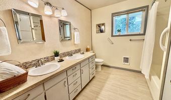 55433 MCKENZIE Hwy, Blue River, OR 97413