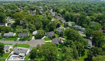 575 Garfield Ave, Belford, NJ 07718
