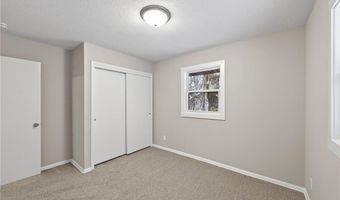 907 40th Ln, Anoka, MN 55303