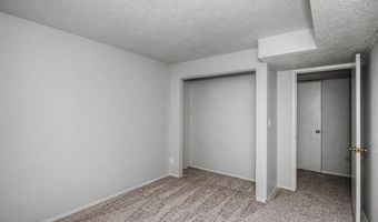 703 Meadow Pl, Ames, IA 50010