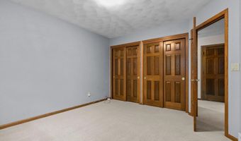 301 E WAYFARER Ln, Appleton, WI 54913
