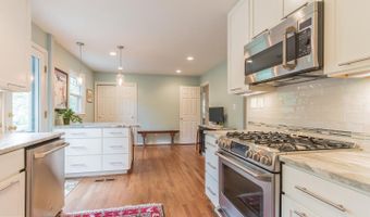 5336 WAPAKONETA Rd, Bethesda, MD 20816