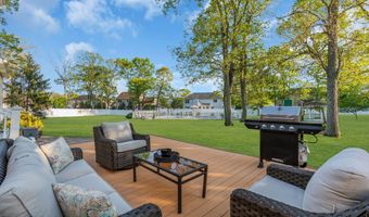 65 Serpentine Dr, Bayville, NJ 08721