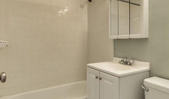 1121 ARLINGTON Blvd 707, Arlington, VA 22209