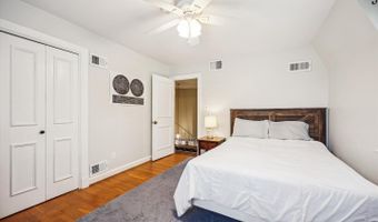 7600 CHARLESTON Dr, Bethesda, MD 20817