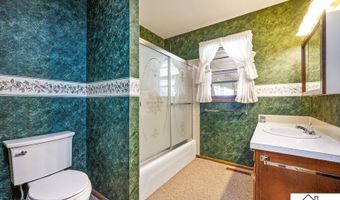 1614 Gateway Dr, Albert Lea, MN 56007