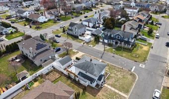 9 Cabot Rd W, Massapequa, NY 11758