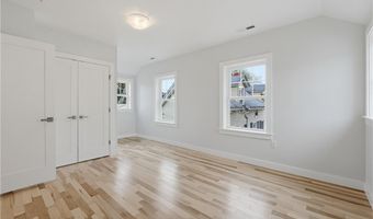 33 Jefferson Ave, East Providence, RI 02915