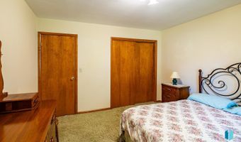 207 S 11th St, Beresford, SD 57004