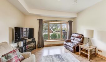 206 W Hintz Rd, Arlington Heights, IL 60004