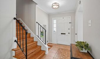 3831 N VERNON St N, Arlington, VA 22207