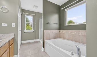 996 Timber Lake Dr, Antioch, IL 60002