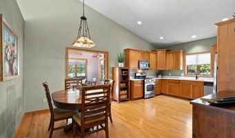 3302 E FALLCREEK Ln, Appleton, WI 54913