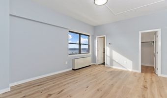 8 Whittier Pl 24E, Boston, MA 02114