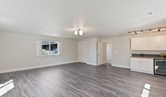 20421 Aberdeen Dr, Bend, OR 97702