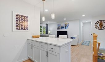 3454 MARTHA CUSTIS Dr, Alexandria, VA 22302