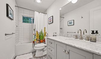 586 Kuehnle Ave, Ann Arbor, MI 48103