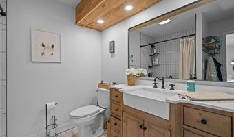 33 Slavin Path, Glocester, RI 02814