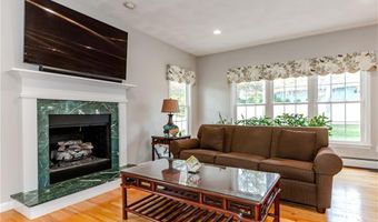 11 Raven Cir, Cranston, RI 02921