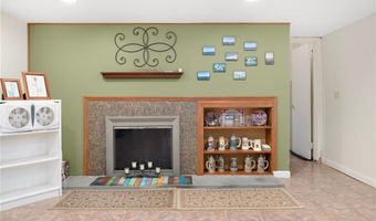 289 Oliphant Ln, Middletown, RI 02842