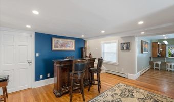 87 Friend St A, Amesbury, MA 01913