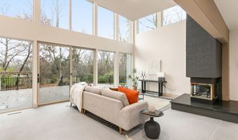 8830 NW 35th St, Ankeny, IA 50023