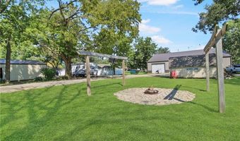 911 E 5th St, Altamont, KS 67330