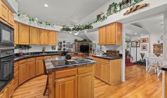 15947 Butterfield Ln, Anderson, CA 96007