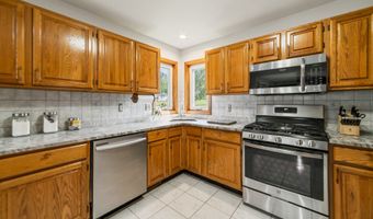 91 Ford St, Ansonia, CT 06401