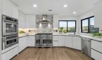 7460 E Hummingbird Cir, Anaheim, CA 92808
