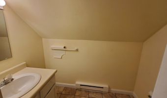 32 Cortland Cir, Bangor, ME 04401