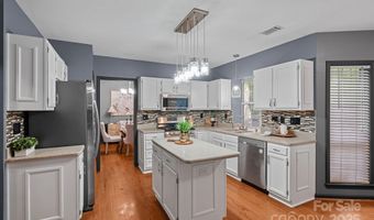 4123 Beauvista Dr, Charlotte, NC 28269